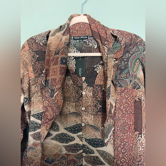 Tolani Collection Printed Long Sleeve Blouse Floral, oversized fits small - Picture 4 of 5
